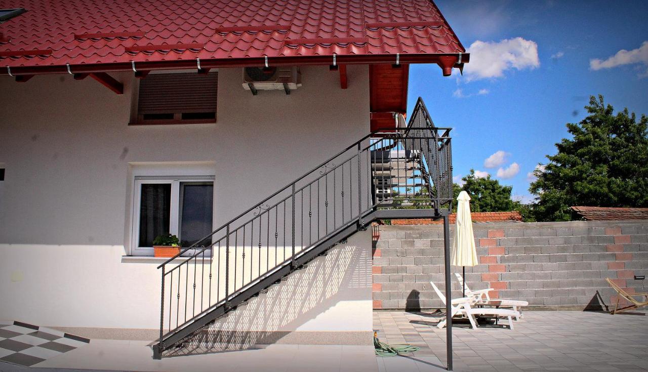 Kutjevo Yosefsfeld Bed & Breakfast エクステリア 写真
